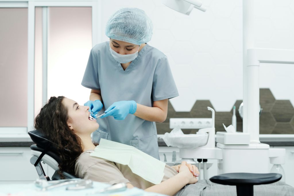 le prix d’une gouttière invisible dépend de chaque dentiste